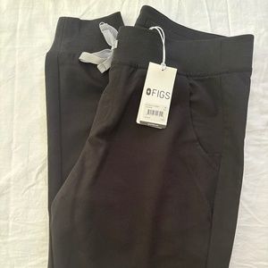 Women’s Figs black Zamora joggers size M